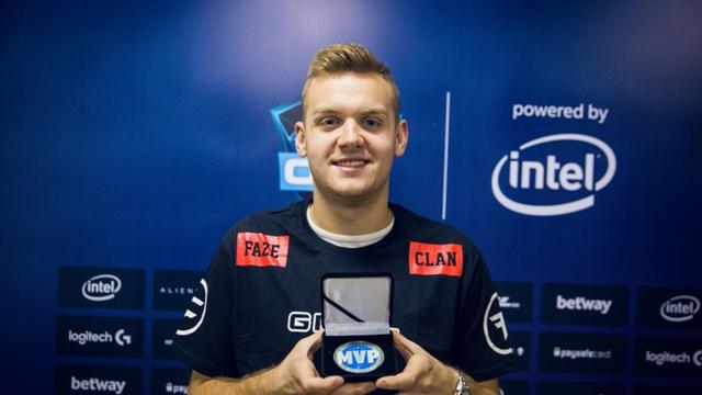 LPL 常规赛第三周统计：Left Hand／Scout 并列单杀王， Hope 是击杀／伤害王